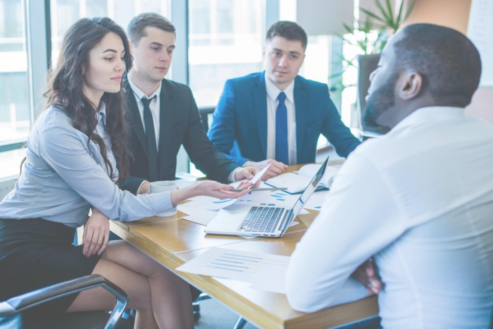 Indywidualna sesja mentoringowa z wykładowcą — analiza horoskopów